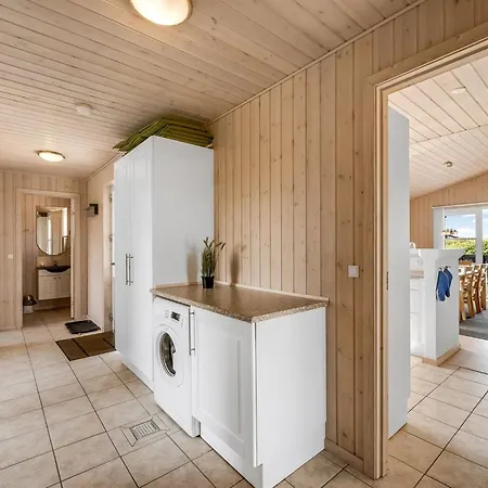 Saara - 700m To The Fjord By Interhome Feriehus